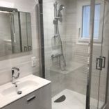 Rénovation salle de bain dans un appartement à Lons Le Saunier création espace douche 