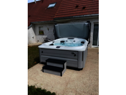 Spa Jacuzzi ® J 435 coloris Platinum Brusched Grey Région DOLE 39100