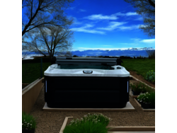 SPA J 335 Jacuzzi ® Region GUEGNON 71