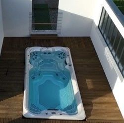 Spa de nage Jacuzzi® Powerpro J-16 encastré